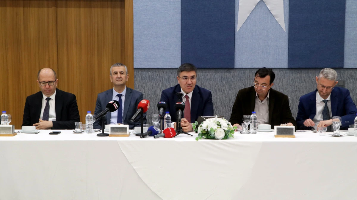 'MAK&Uuml; birlikte &ccedil;alışmayı başarabilmiş bir &uuml;niversitedir'