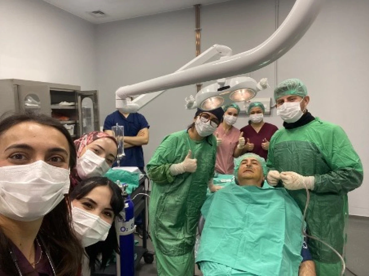 MAK&Uuml; DİŞ HEKİMLİĞİ HASTANESİ&rsquo;NDE TARİHİ ADIM: İLK GENEL ANESTEZİLİ OPERASYON YAPILDI