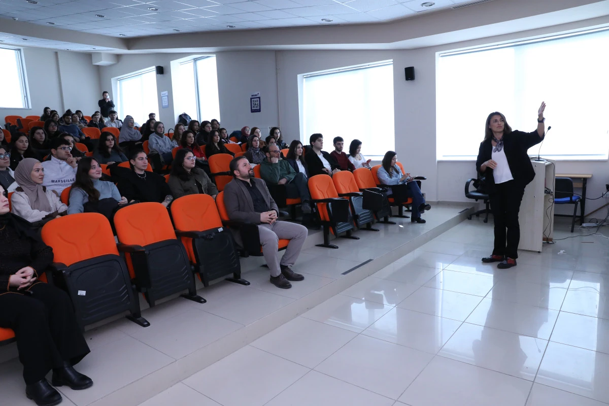 MAKÜ’de Mikroalgal Biyoteknoloji Konferansı: “Bilim, Emek ve Girişimciliğin Yolculuğu”