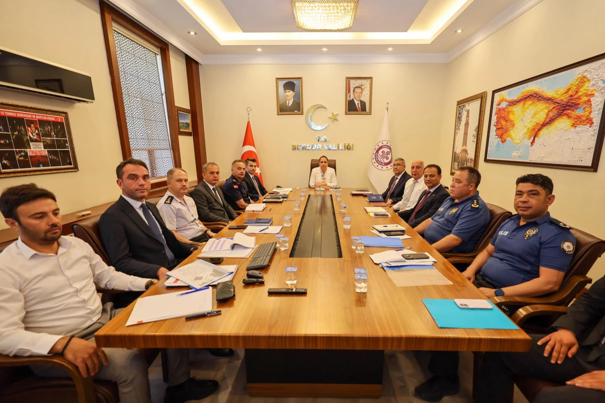 Okul ve &ccedil;evresi g&uuml;venlik tedbirleri toplantısı
