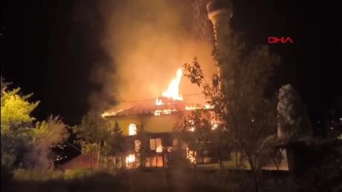 Ordu’da 58 yıllık cami yandı