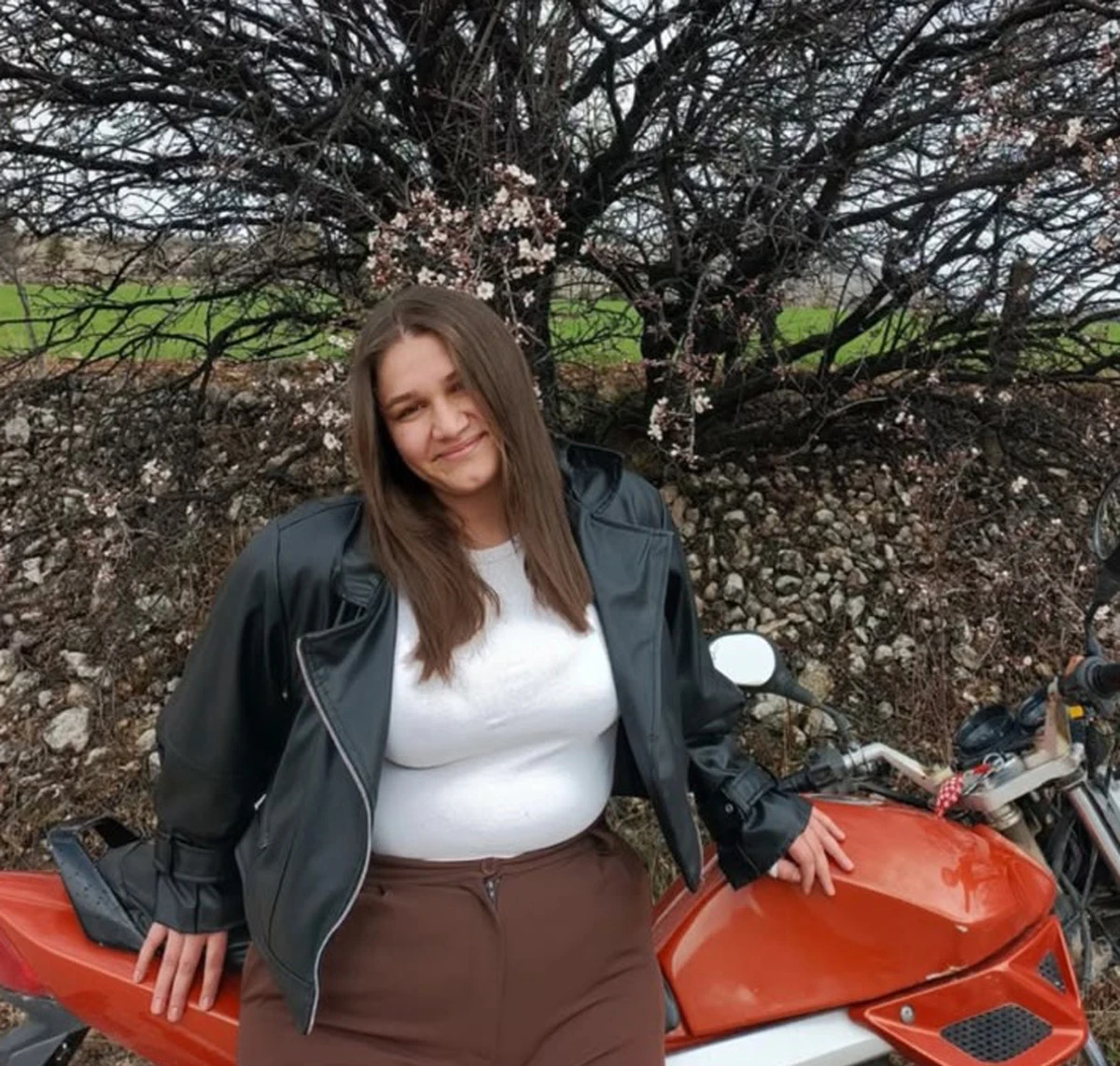 Otomobille &ccedil;arpışan motosikletin s&uuml;r&uuml;c&uuml;s&uuml; Nehir, hayatını kaybetti