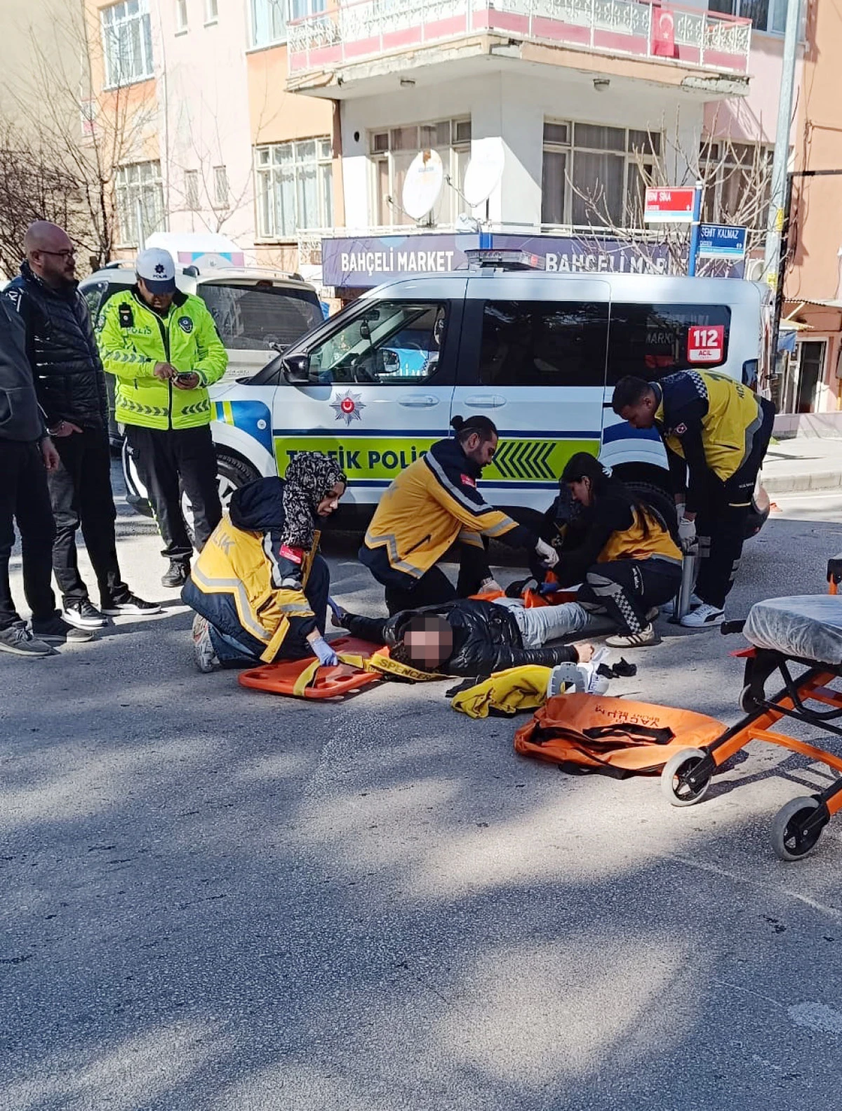 Plakasını kapattığı motosikletiyle polisten ka&ccedil;arken kaza yapan s&uuml;r&uuml;c&uuml; &ouml;ld&uuml;