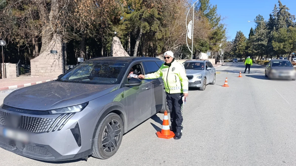 Trafik G&uuml;venliği İ&ccedil;in Burdur&rsquo;da Eğitim ve Denetim Seferberliği
