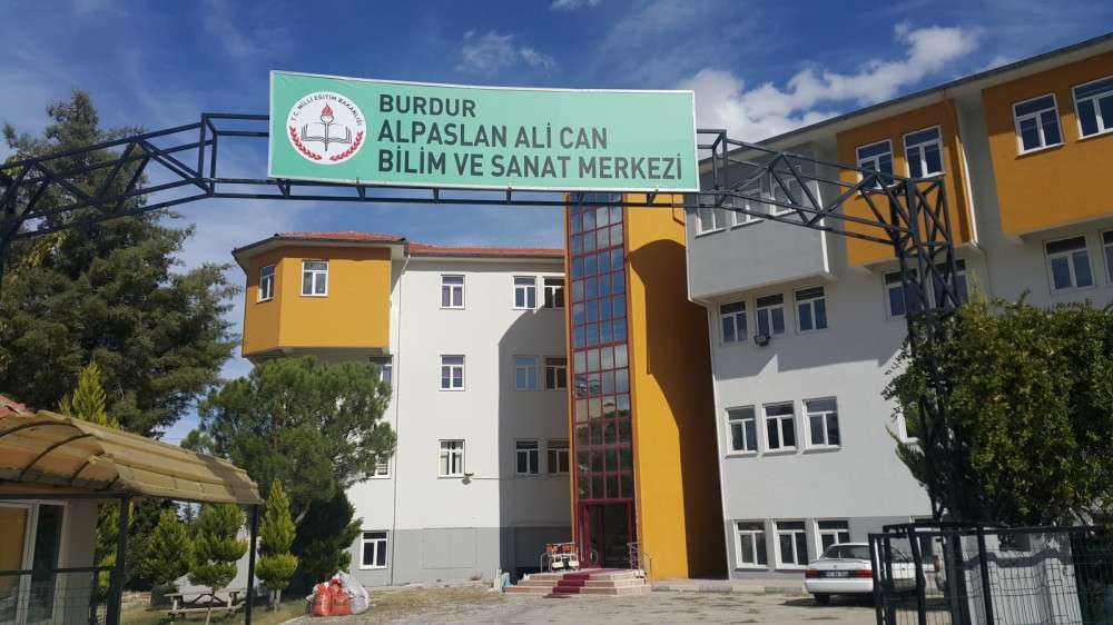 ULUSLARARASI BİLİM TEMELLERİ BİLGİ YARIŞMASINDA  16 ALTIN MADALYA 