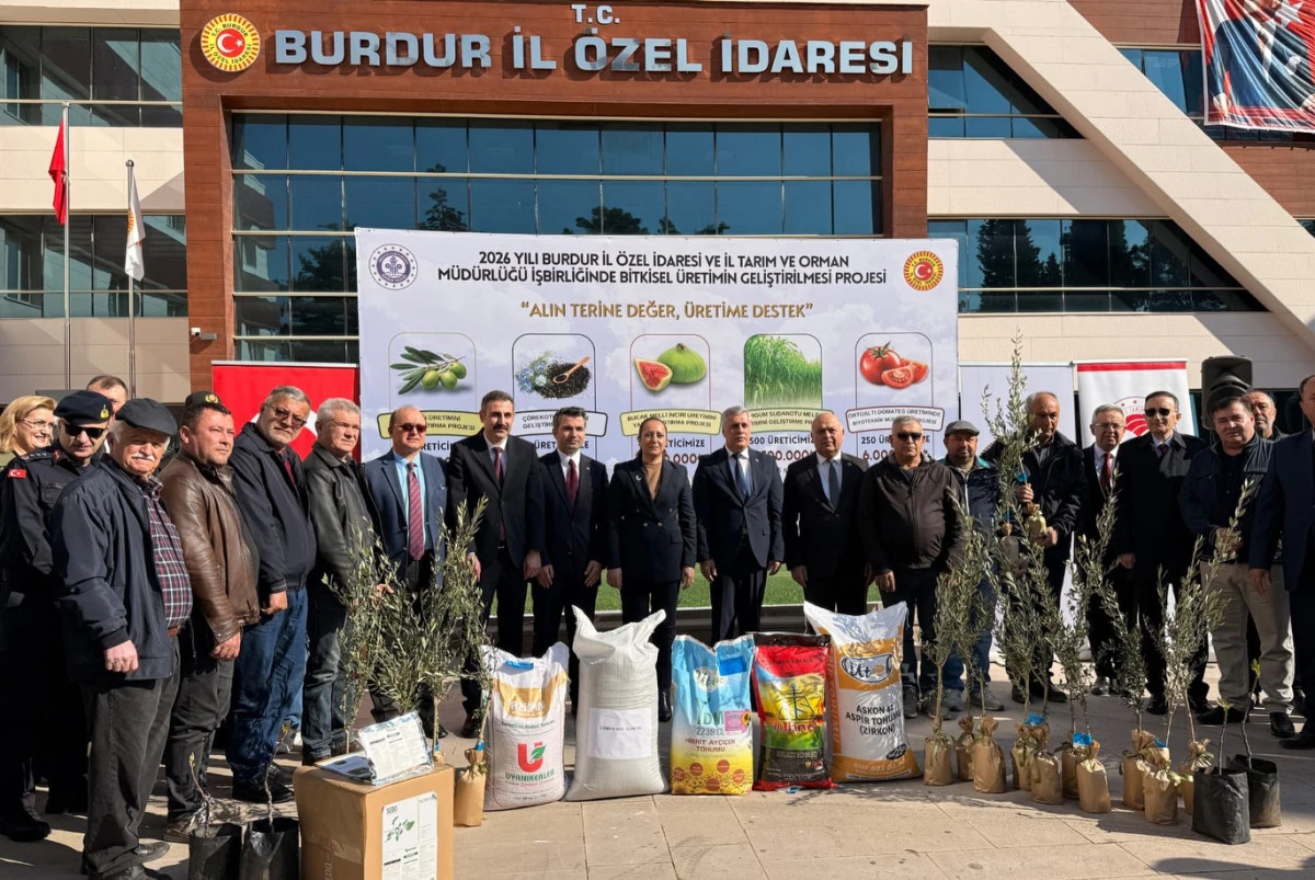 &Uuml;reticilere tohum ve fidan dağıtıldı