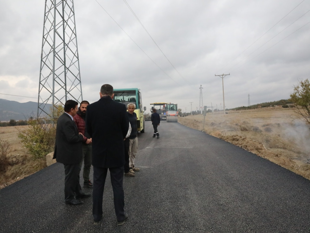 Vali Arslantaş,  Kestel-Keçili-Yüreğil köy grup yolu çalışmalarını yerinde inceledi