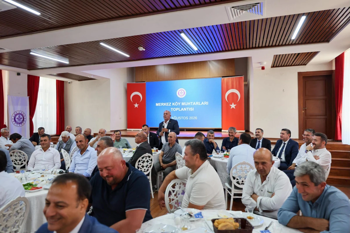 Vali Bilgihan muhtarları dinledi