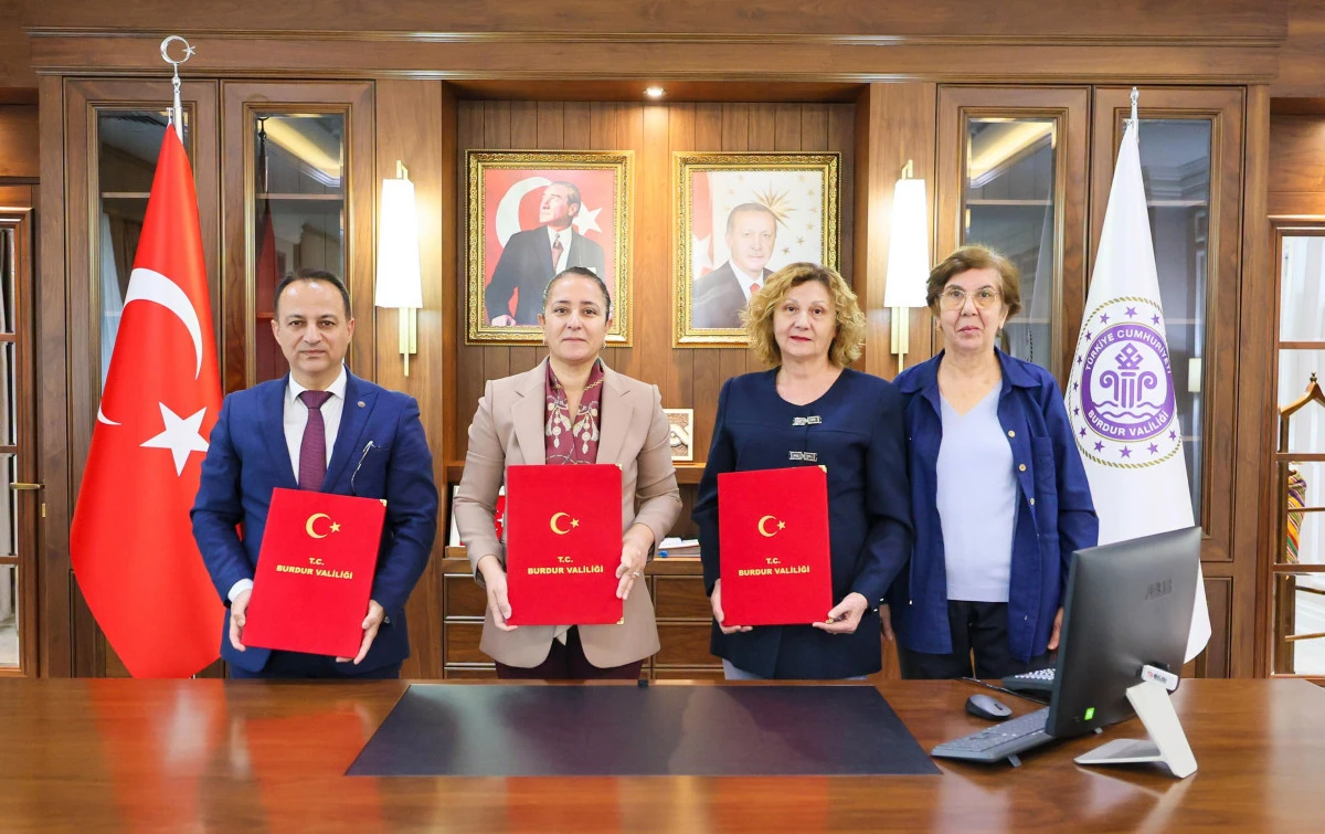 Yardımsevenler Derneği&rsquo;nden eğitime destek