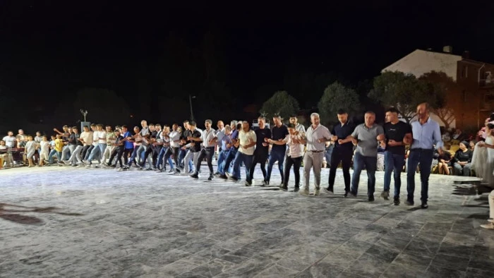 Aziziye Köylülerinden Nişanda Halk Oyunları Gösterisi