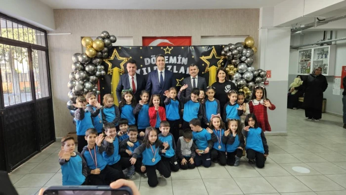 Bucak&rsquo;ta 13 Bin 62 &Ouml;ğrenci Karne Sevinci Yaşadı