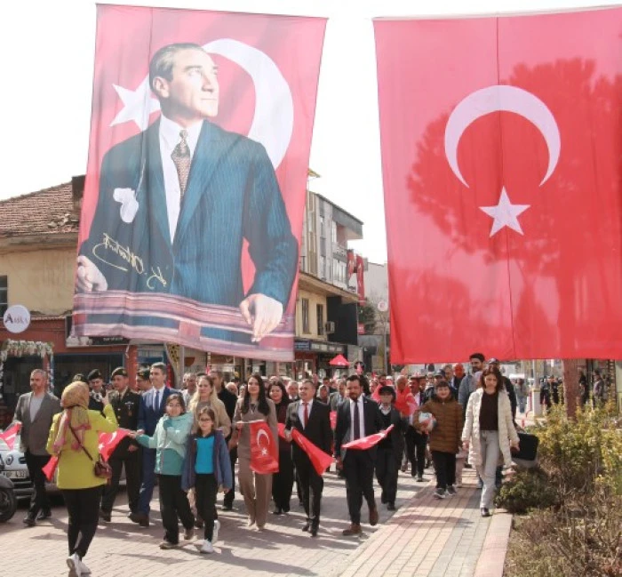 Atat&uuml;rk'&uuml;n Bucak'a Gelişi Coşkuyla Kutlandı