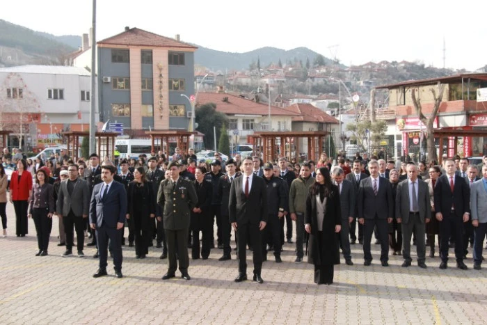 Bucak&rsquo;ta 18 mart şehitleri Anma G&uuml;n&uuml; ve  &Ccedil;anakkale Zaferi'nin 111. Yıl d&ouml;n&uuml;m&uuml; t&ouml;reni yapıldı