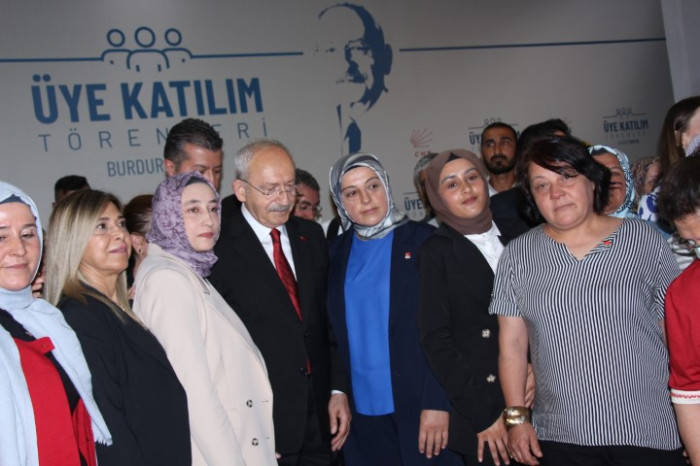 CHP Genel Başkanı Kemal Kılıçtaroğlu’nun Bucak ilçesinde 501 kişiye rozet takma töreni