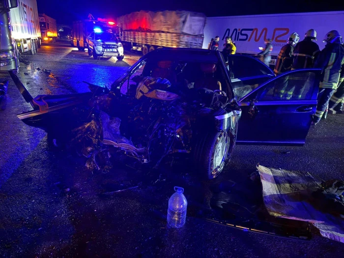 Antalya Isparta yolunda T&uuml;nel girişinde kaza: 1 &ouml;l&uuml;, 7 yaralı